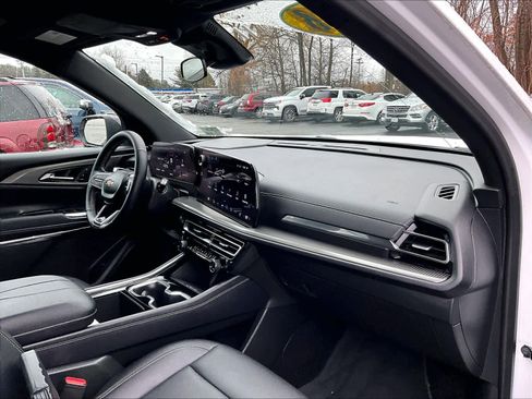 Used 2026 Chevrolet Traverse LT image 22