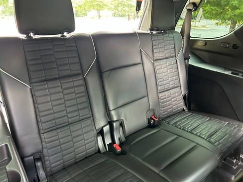 Used 2024 Cadillac Escalade Sport Platinum w/ LPO, ONYX Package AWD/4WD image 51