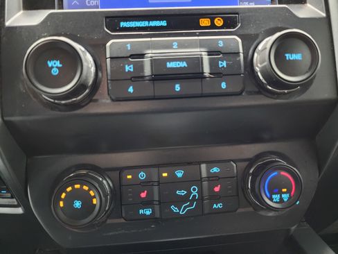 Used 2022 Ford F350 XLT w/ XLT Premium Package image 43