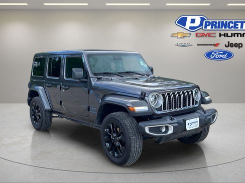 Used 2025 Jeep Wrangler Unlimited Sahara w/ Safety Group AWD/4WD image 1