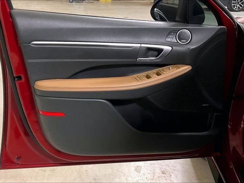 Used 2023 Hyundai Sonata Limited image 21