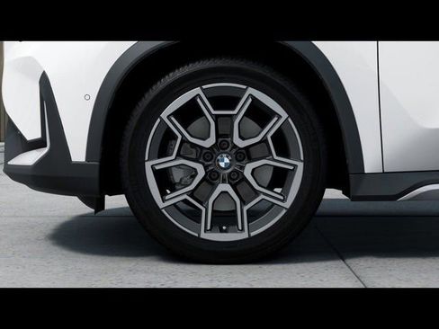Used 2025 BMW X1 xDrive28i w/ Convenience Package image 8
