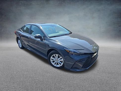 Used 2025 Toyota Camry LE FWD image 9