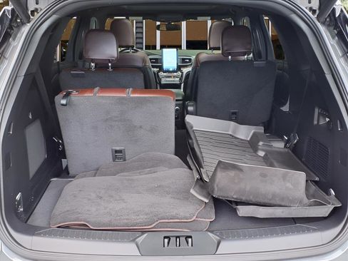 Used 2023 Ford Explorer Platinum w/ Technology Package image 10