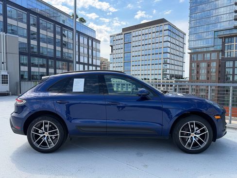 Certified 2023 Porsche Macan AWD/4WD image 7