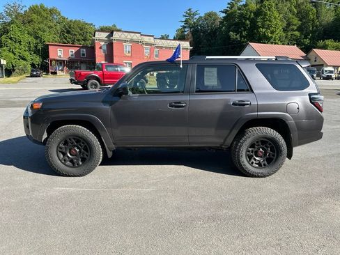 Used 2023 Toyota 4Runner SR5 AWD/4WD image 8