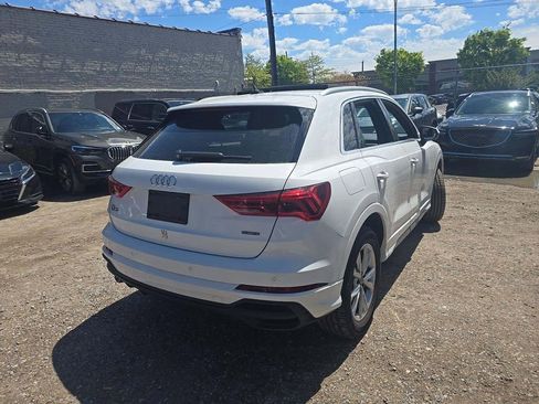 Used 2022 Audi Q3 2.0T Premium w/ Convenience Package AWD/4WD image 2