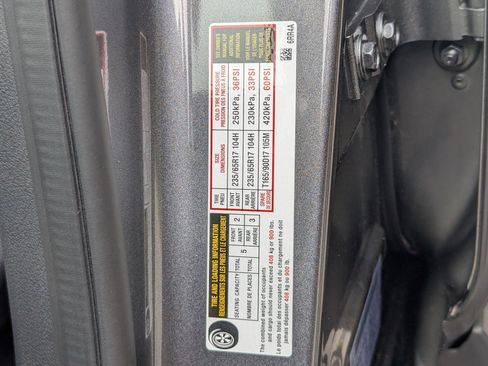 Used 2025 Nissan Rogue S AWD/4WD image 36