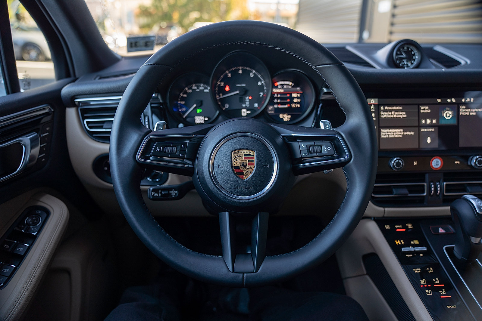Certified 2026 Porsche Macan AWD/4WD image 6