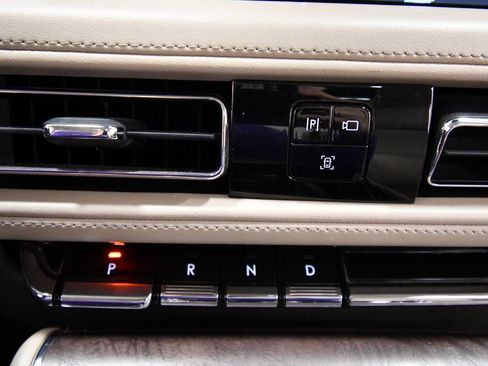 Used 2021 Lincoln Aviator Reserve w/ Equipment Group 201A image 28