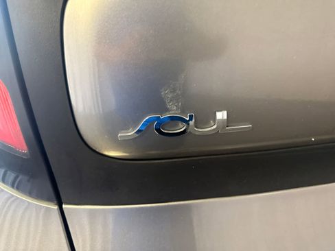 Used 2017 Kia Soul FWD image 13