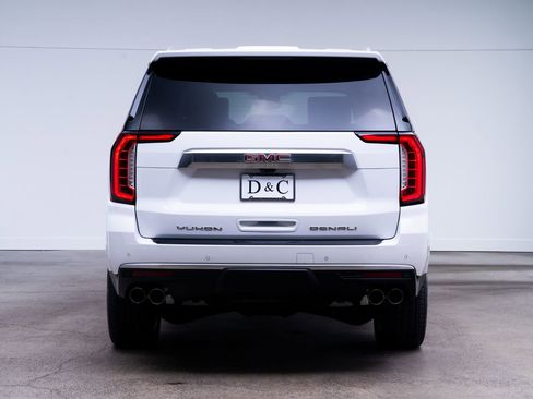 Used 2024 GMC Yukon Denali w/ Advanced Technology Package AWD/4WD image 6