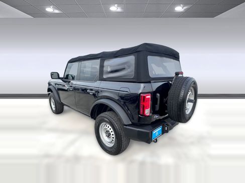 Used 2022 Ford Bronco image 3