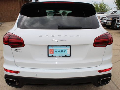 Used 2016 Porsche Cayenne AWD/4WD image 5