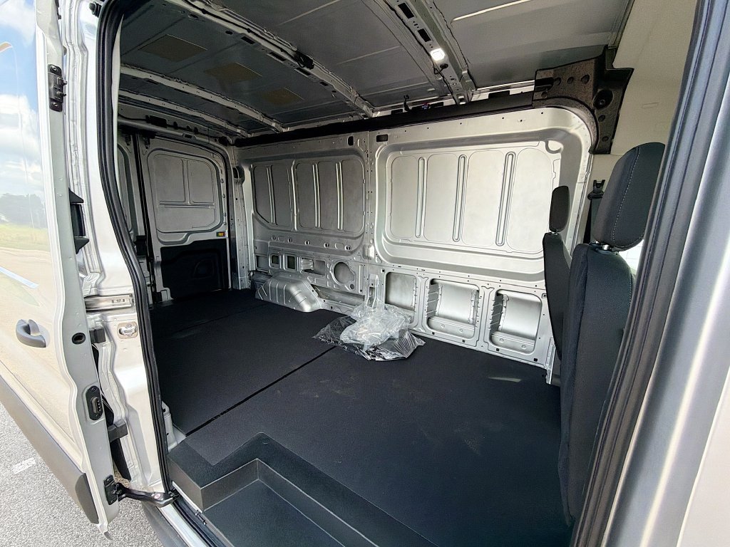 New 2026 Ford Transit 250 148 Medium Roof RWD image 29