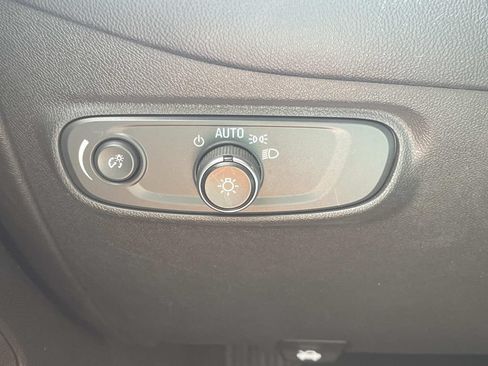 Used 2022 Chevrolet Equinox LS FWD image 27