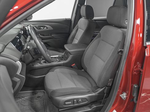 Used 2023 Chevrolet Traverse LT w/ LPO, Floor Liner Package image 16