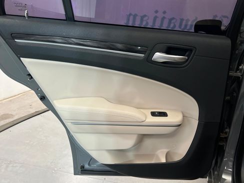 Used 2018 Chrysler 300 Touring w/ Sport Appearance Package RWD image 18