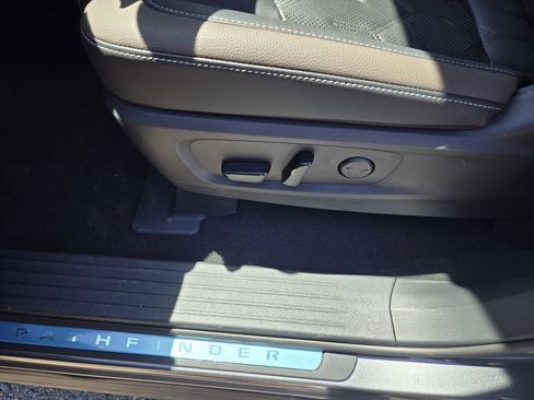New 2026 Nissan Pathfinder Platinum AWD/4WD image 11