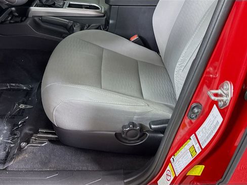 Certified 2018 Toyota Tacoma SR5 AWD/4WD image 23