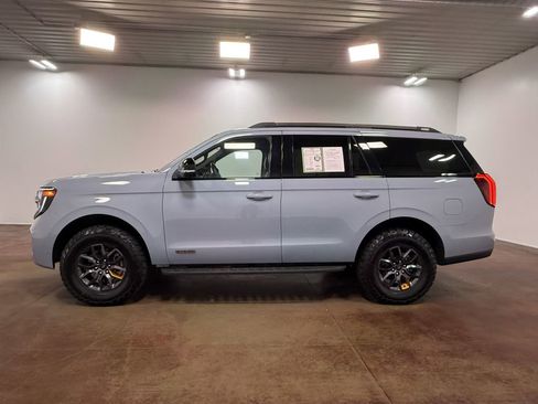 Used 2025 Ford Expedition Tremor image 6