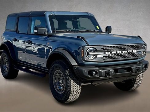 New 2025 Ford Bronco Badlands image 2