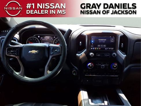 Used 2019 Chevrolet Silverado 1500 High Country w/ Technology Package AWD/4WD image 10