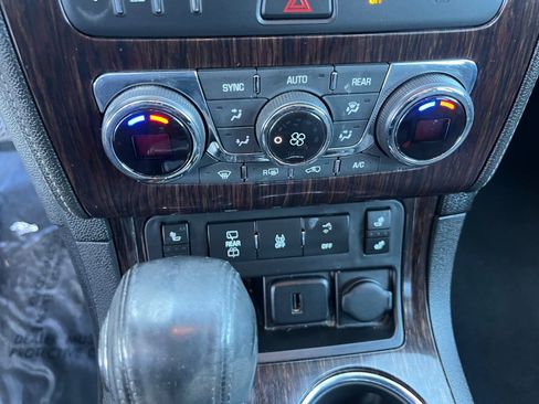 Used 2017 Chevrolet Traverse LT image 29