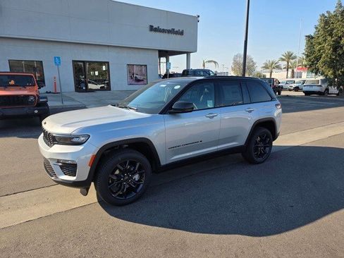 New 2025 Jeep Grand Cherokee Limited image 1