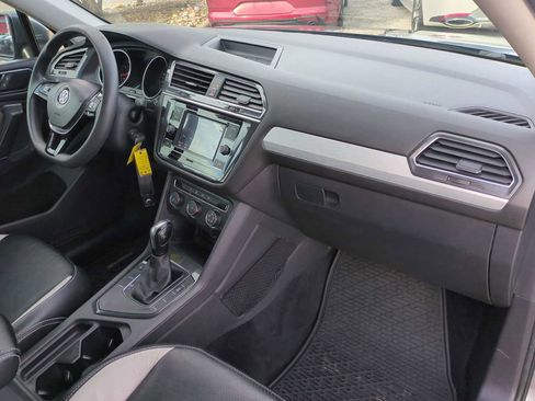 Used 2018 Volkswagen Tiguan S image 27