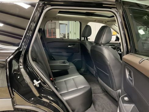 Used 2023 Nissan Rogue SV w/ SV Premium B Package FWD image 29