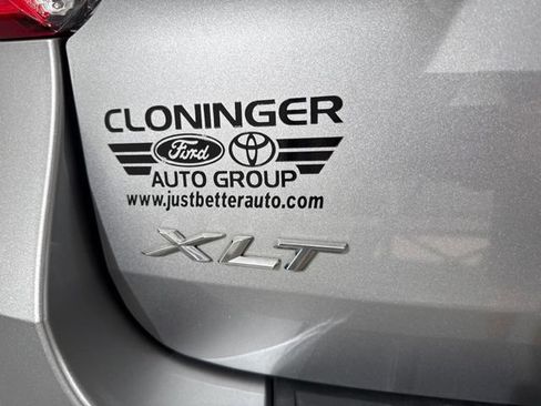 Used 2022 Ford Explorer XLT w/ Equipment Group 202A AWD/4WD image 9