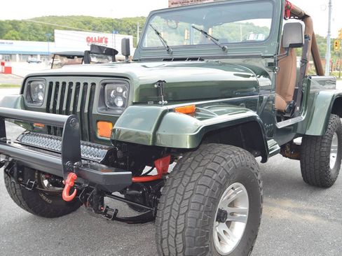 Used 1995 Jeep Wrangler Sahara AWD/4WD image 4