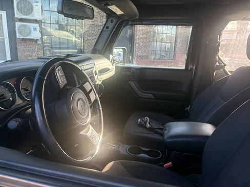 Used 2013 Jeep Wrangler Sport image 8