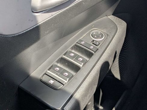 Used 2023 Kia Forte LXS w/ LXS Technology Package FWD image 17