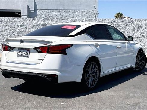 Certified 2023 Nissan Altima 2.0 SR FWD image 13