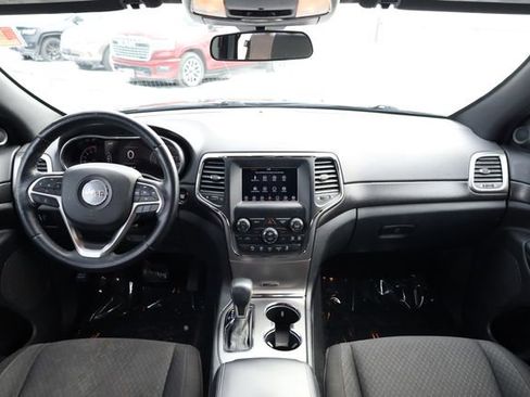 Used 2018 Jeep Grand Cherokee Laredo image 12