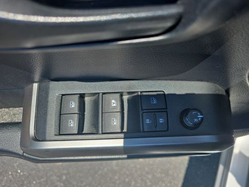 Used 2019 Toyota Tacoma SR5 RWD image 26