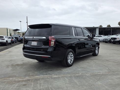Used 2022 Chevrolet Suburban LT w/ Luxury Package AWD/4WD image 7