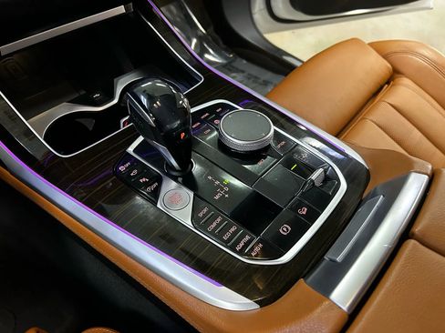 Used 2019 BMW X7 xDrive40i w/ Parking Assistance Package image 18