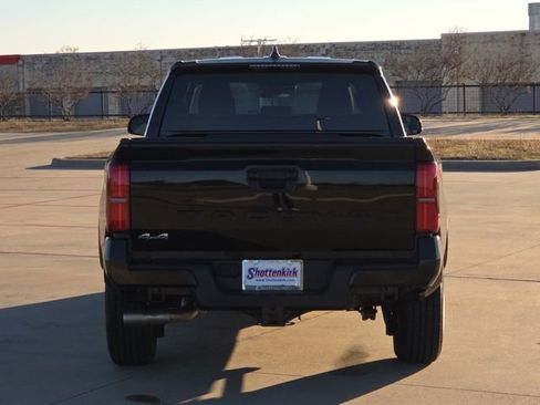 Used 2025 Toyota Tacoma SR5 image 7