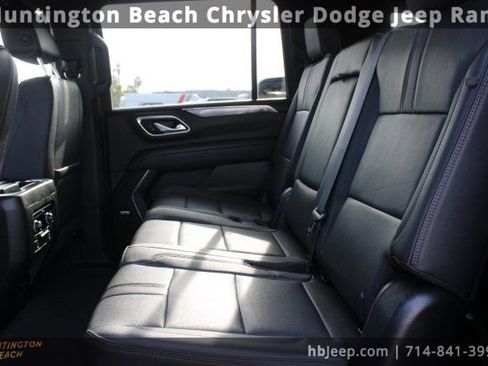 Used 2024 Chevrolet Suburban RST w/ Luxury Package image 35