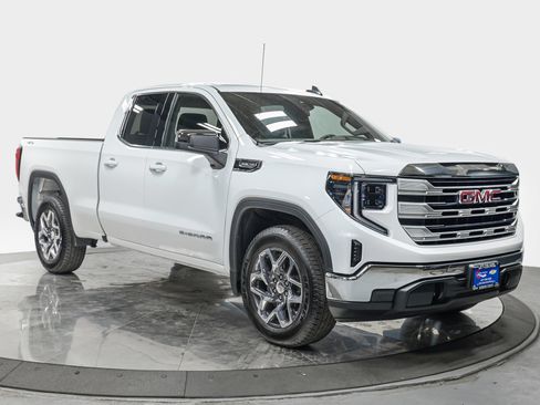 Used 2026 GMC Sierra 1500 SLE AWD/4WD image 9