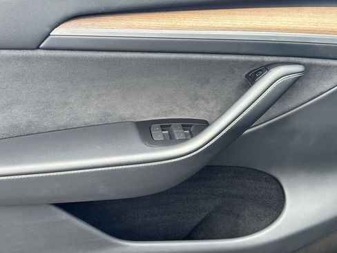 Used 2023 Tesla Model Y Long Range AWD/4WD image 8