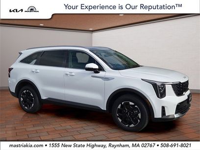 Certified 2025 Kia Sorento S w/ Panoramic Sunroof Package