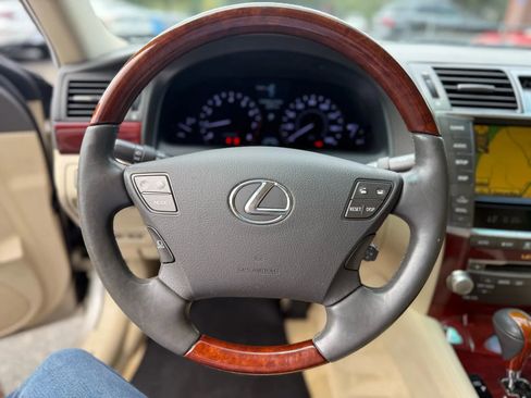 Used 2010 Lexus LS 460 image 17