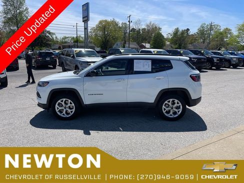 Used 2025 Jeep Compass Latitude AWD/4WD image 45