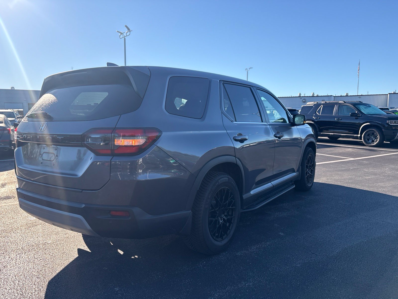Used 2025 Honda Pilot EX-L image 8
