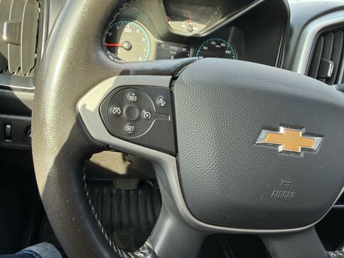 Used 2022 Chevrolet Colorado LT w/ Fleet Safety Package image 18