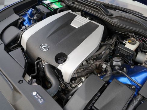 Used 2015 Lexus RC 350 w/ F Sport w/Summer Tires image 74